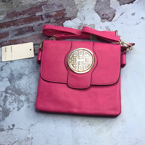 🆕Pink Fuchsia Color Crossbody or Shoulder Purse Flap magnetic closure. - Picture 10 of 12
